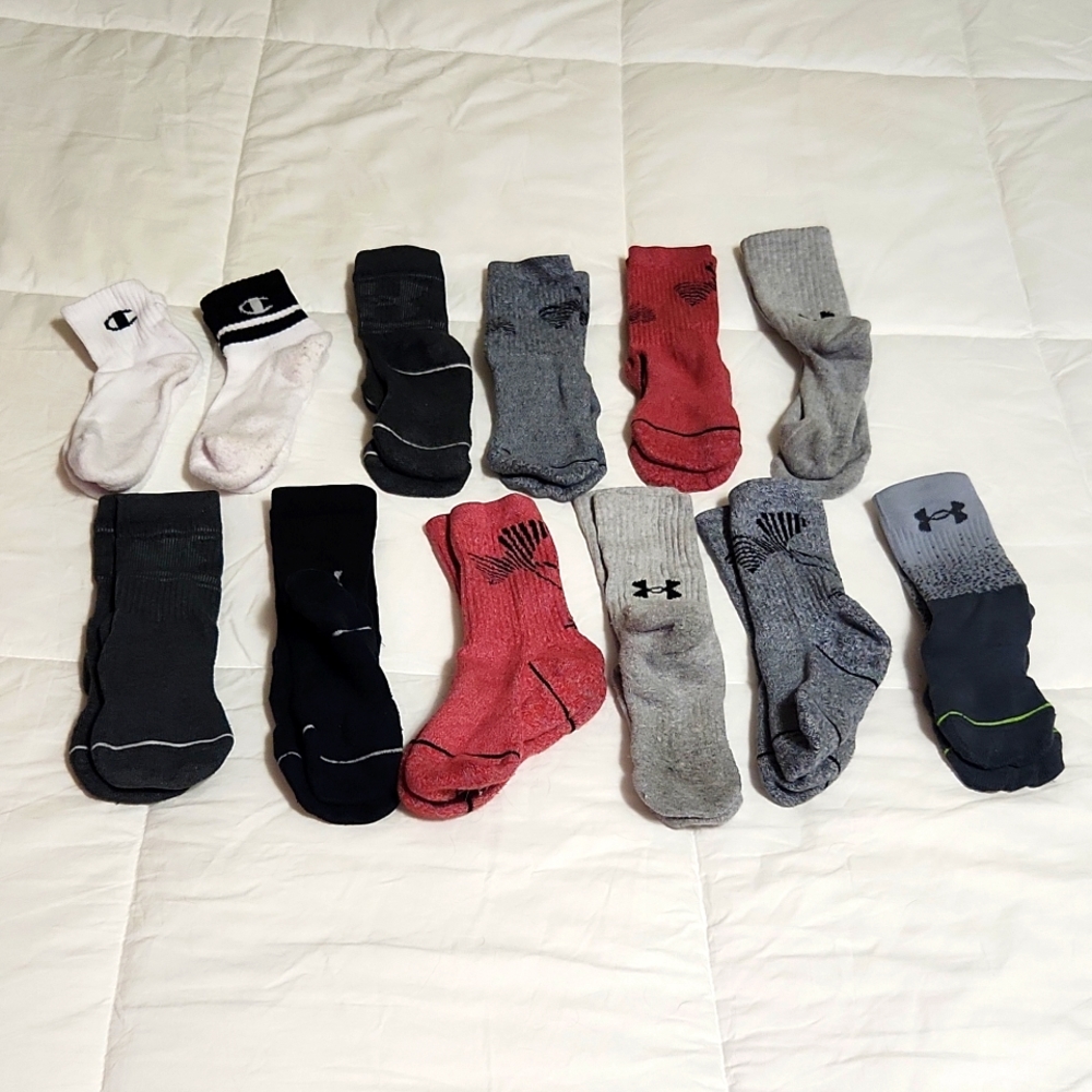 12 pairs of youth large socks